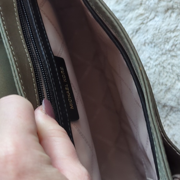 Michael Kors Leila Nylon Leather Trim Flap Messenger Crossbody Olive Green Bag - Picture 6 of 9